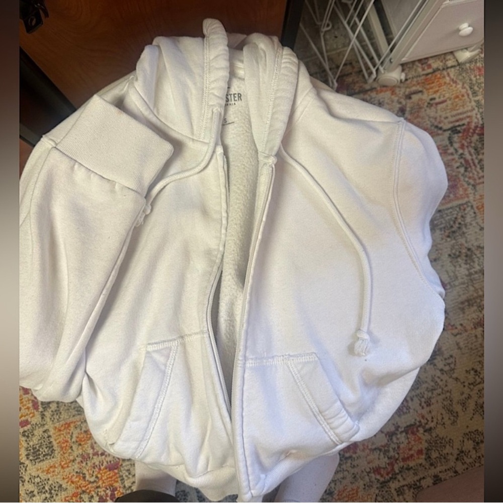 HOLLISTER Cropped White Hoodie, Full Zip, Small, EUC